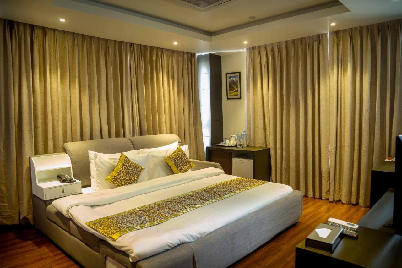 Hotel The Kingsbury Birtamode Экстерьер фото
